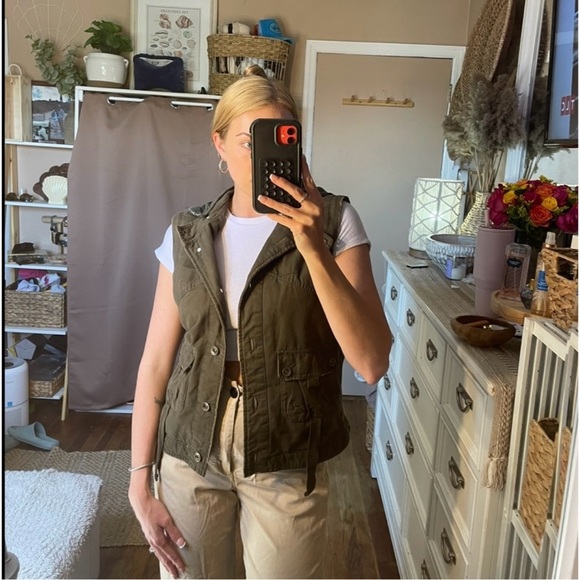 Arizona army green utility vest hood is removable - Picture 12 of 14